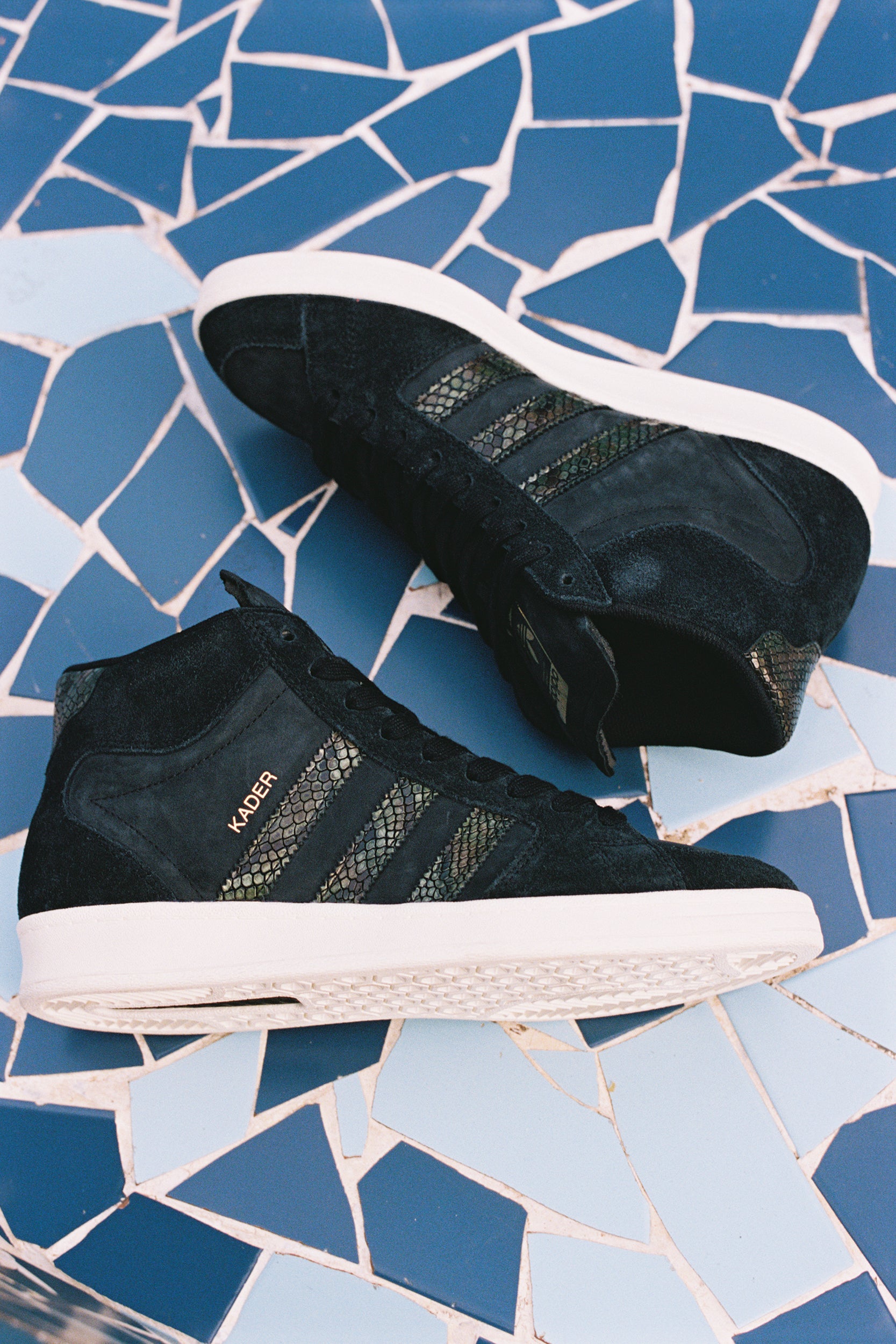 SALE☆激レア☆colorway☆グッディ☆ゴールド☆ネイビー×白ストライプ adidas A3 Twinstrike Running Shoes Mens 6 Footwear White Gold