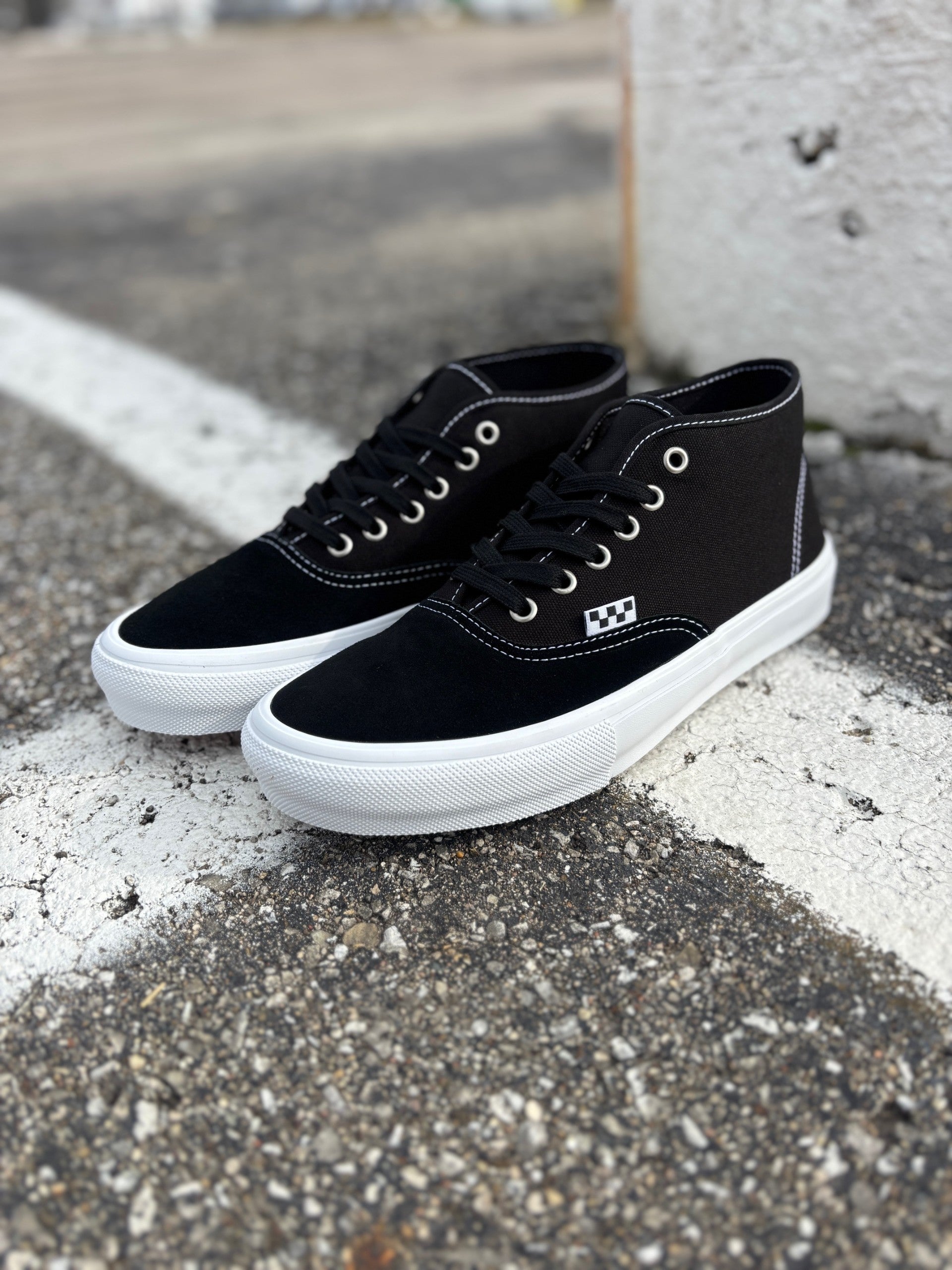 Vans Skate Authentic Mid Black/White | Minus Skate Shop